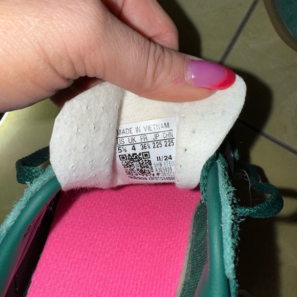 Adidas Gazelle Suede Indoor Collegiate Green Pink Spark Gum Sole | Size 5.5 - Picture 13 of 13